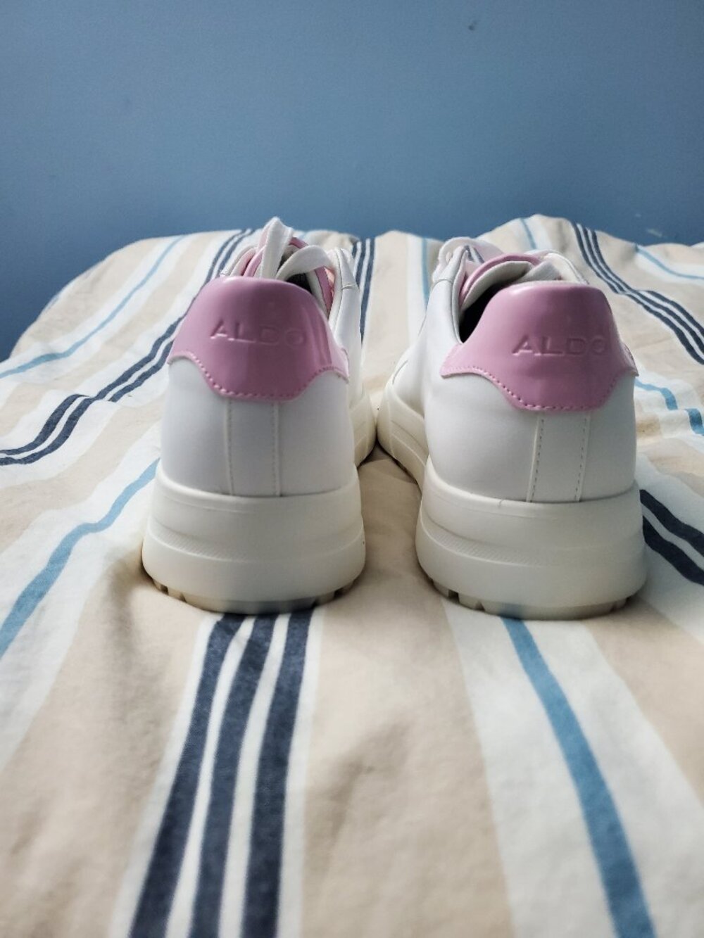 Women's White & Pink Aldo Sneakers Size 10 - Picture 3 of 7